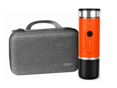 VOGIO ToGo K2 PLUS to kompaktowy przenośny ekspres do kawy do kapsułek i kawy mielonej. Idealny do podróży, auta, biura, kampera i outdooru.
