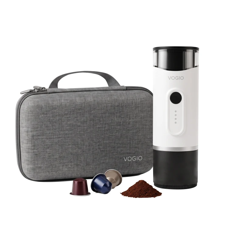 VOGIO ToGo K2 PLUS Biały to przenośny ekspres do kawy 2 w 1 na kawę mieloną i kapsułki Nespresso®. Idealny do podróży, samochodu, pracy i kempingu.