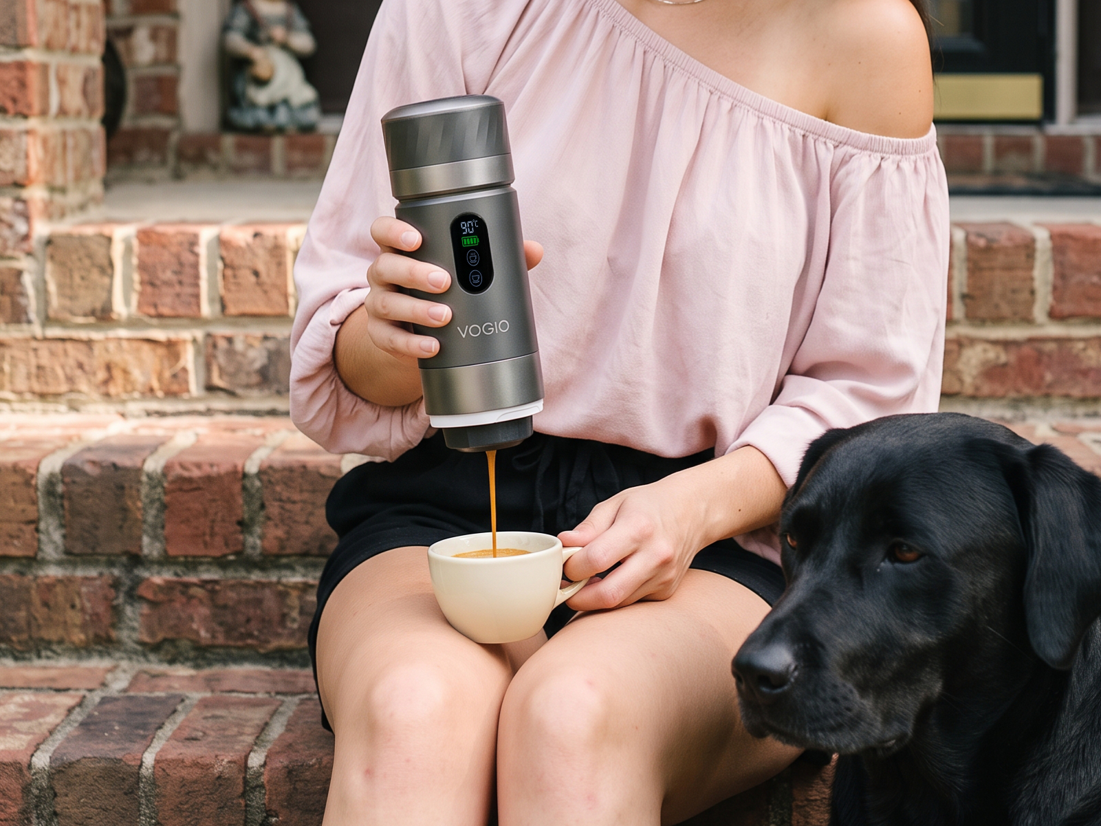 Przygotowywanie espresso z VOGIO ToGo K3 Plus – wariant szarego