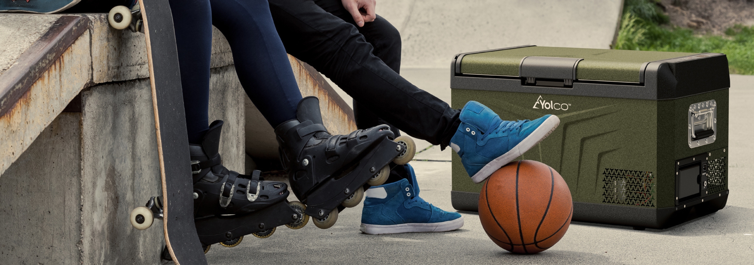 Lodówka Yolco GCX37 przy skateparku